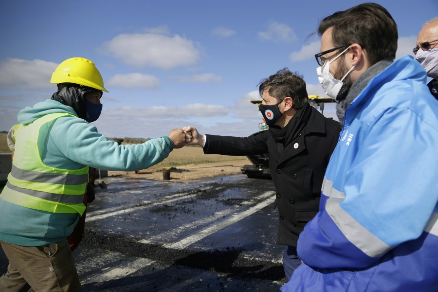 Kicillof inauguró un nuevo tramo de la ruta 11: ”Nos propusimos resolver las deudas y ponernos a trabajar”