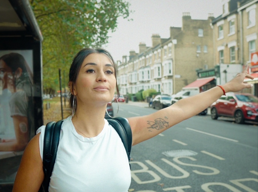 Pasó por Disney, estuvo en TV y cine, hoy triunfa como cantante por el mundo: “Volver a la música fue movilizante”