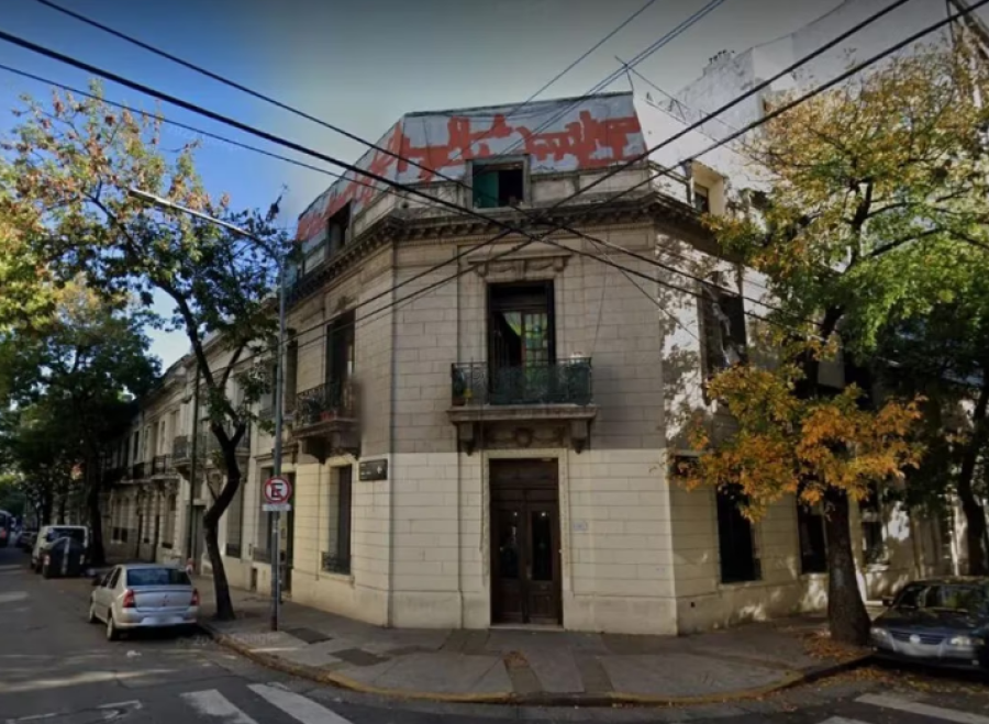 Encontraron a una mujer de 60 años sin vida en una habitación de un hotel