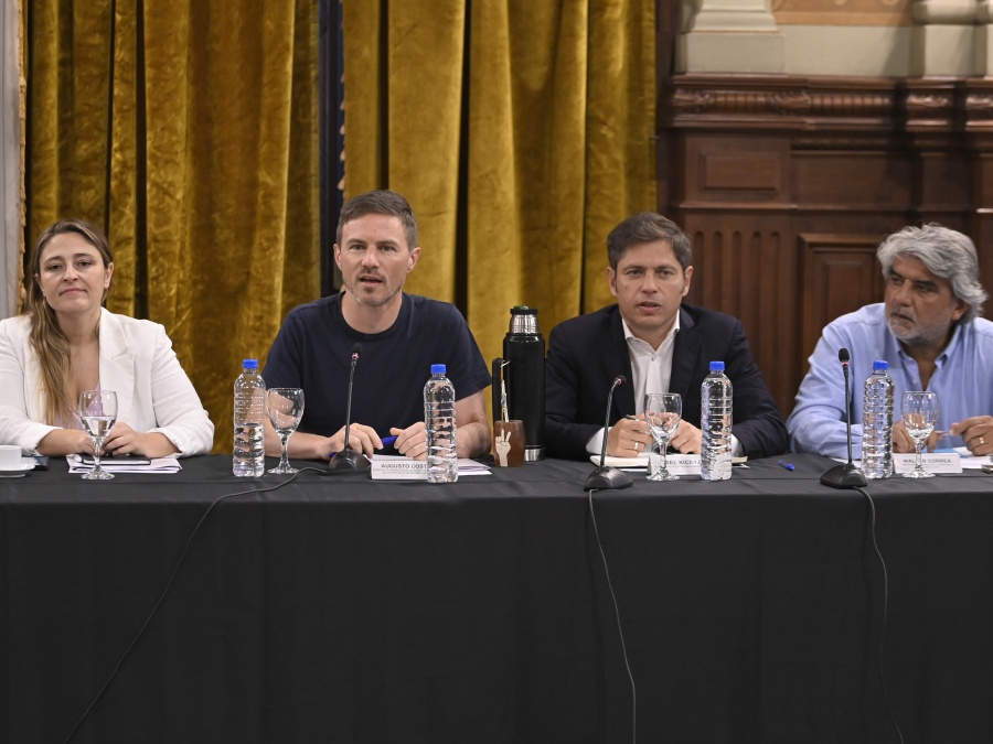 Apuesta a la industria nacional y criticas al Gobierno: Kicillof se reunió con representantes textiles y del cuero