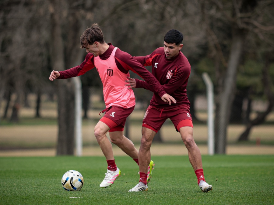Plagado de pibes y con una llamativa presencia: Estudiantes se guardó en City Bell esperando por Racing