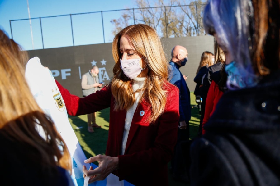 Tolosa Paz: “Pienso en estas chicas, en lo que pueden inspirar un sábado a la tarde en las pibas de las barriadas populares”