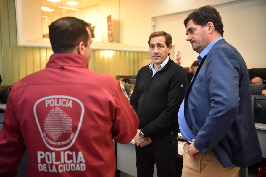 Garro intercambió experiencias con las autoridades de la Policía de la Ciudad: analizaron cómo podría trasladarse a La Plata