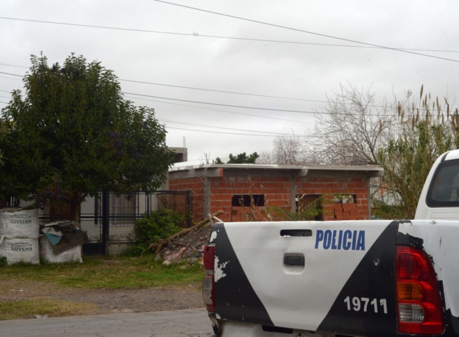 Una mujer de La Plata fue a buscar a sus hijos al colegio y terminó siendo abusada