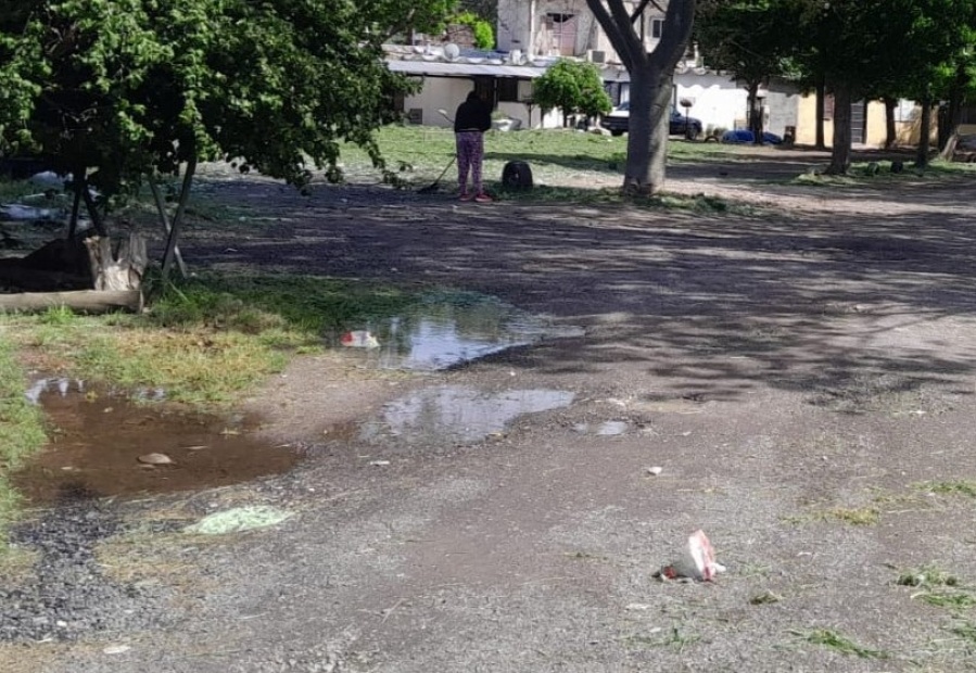 En 146 y 57, reclamaron por el mal estado de la calle: ”No se puede transitar”