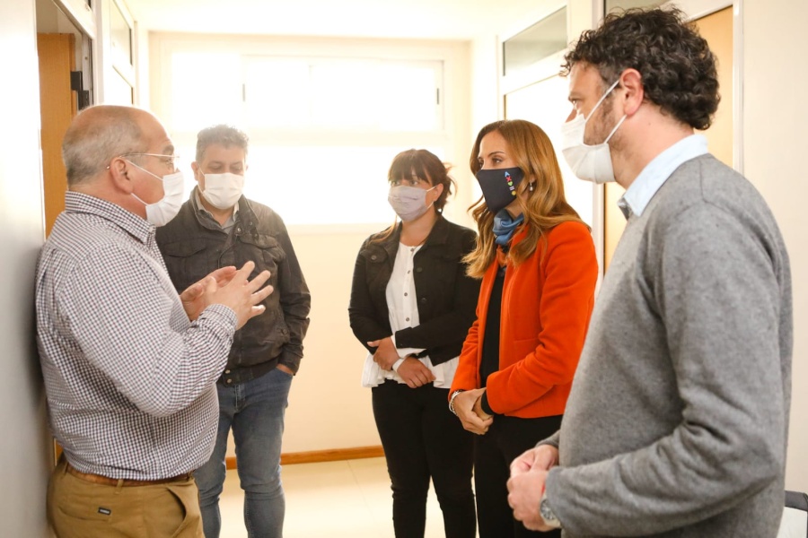 Tolosa Paz y Arias se hicieron presentes en la Casa Ludovica del Hospital de Niños y fueron recibidos por las autoridades