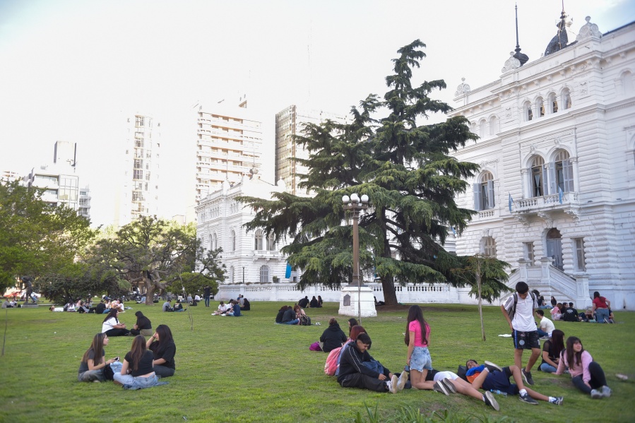 Agenda recargada: degustaciones, recitales en vivo, exposiciones, teatro, cine y más para este finde largo en La Plata