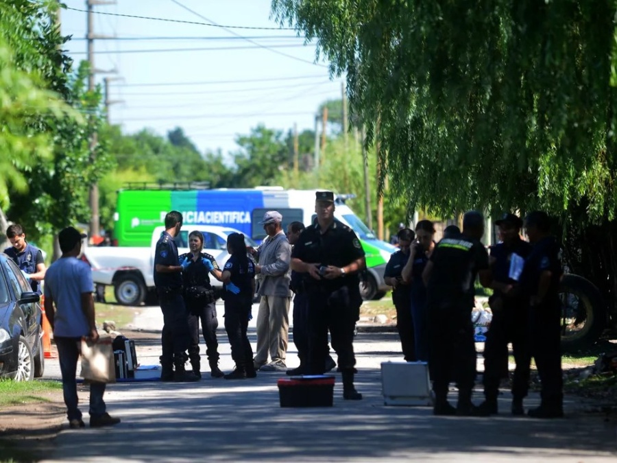 Conmoción en La Plata: Un joven de 25 años fue hallado sin vida por su hermano en su casa