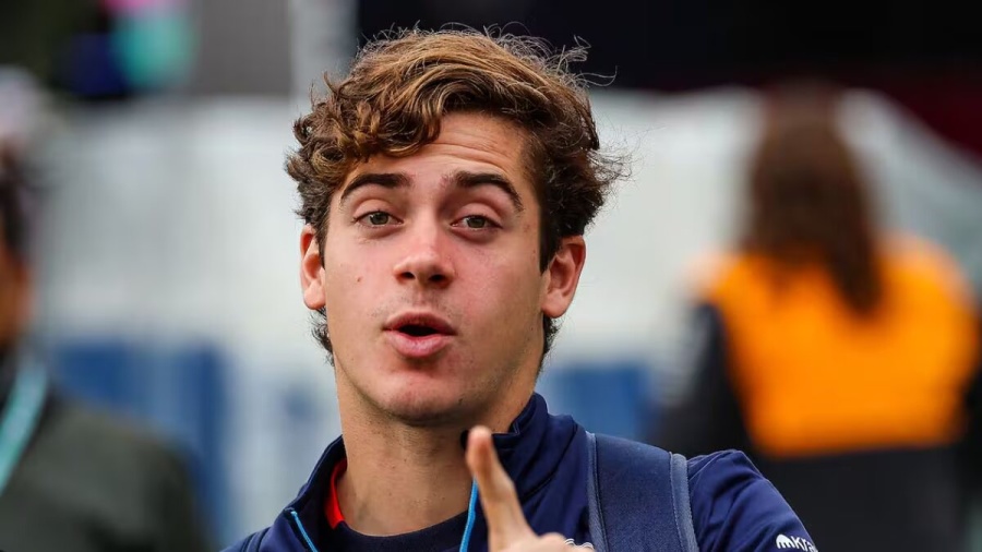 Franco Colapinto no resistió a su viejo amor mientras descansa en Argentina y hasta sumó un nuevo amigo