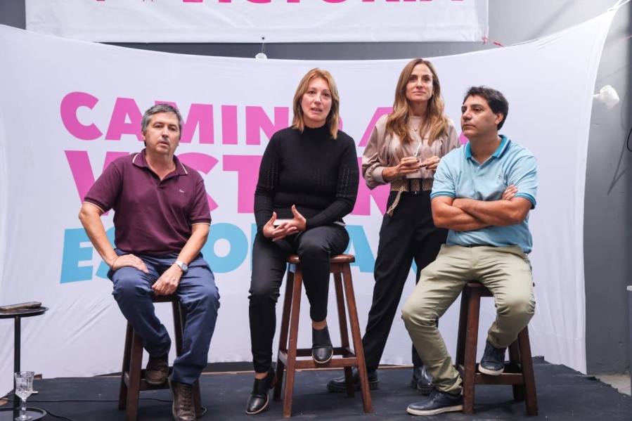 Tolosa Paz ratificó su apoyo a Kicillof durante un encuentro de su espacio político y llamó a ”redoblar los esfuerzos”