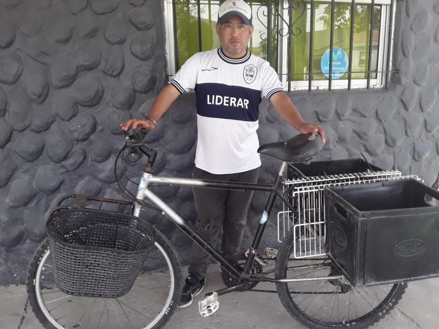 Arriba de su bici, un hombre de La Plata recorrerá toda la Argentina: ”Me dirán que estoy loco, pero yo soy un aventurero”