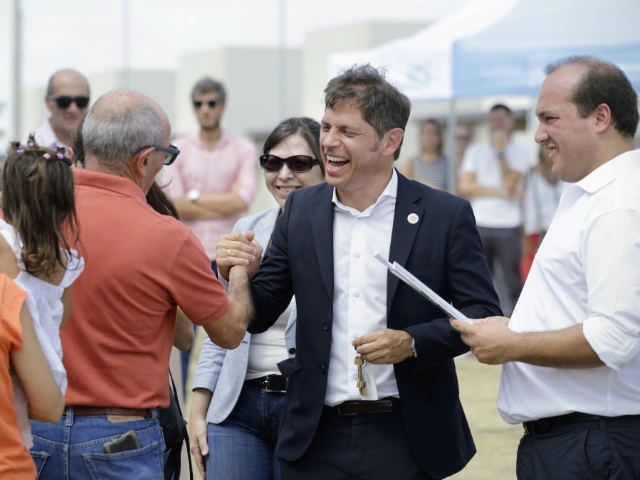 Axel Kicillof en la entrega de viviendas a 60 familias: ”es el trabajo que nos encomendó el pueblo”