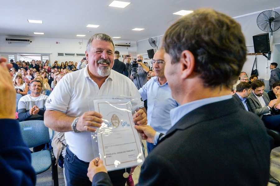 Kicillof entregó 122 títulos de propiedad: ”Alcanzamos las 77 mil escrituras a familias de toda la provincia”