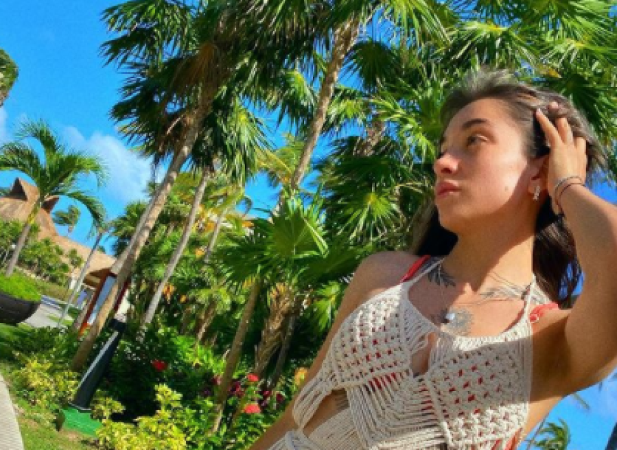 Desde la playa, María Becerra enloqueció a sus fans con una sesión de fotos