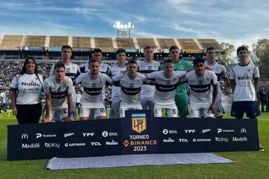 Un futbolista del Lobo tuvo una grave lesión y deberá ser operado