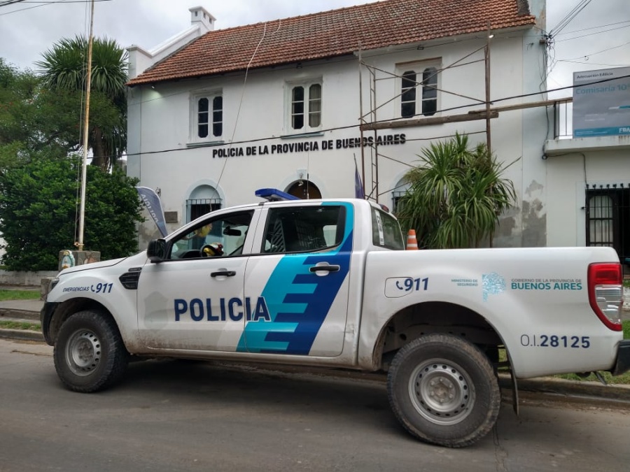 Un hombre quedó detenido por orinar y masturbarse frente a una casa de Villa Elisa
