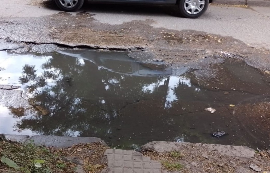 Vecinos reclaman por el arreglo de las calles en Barrio Hipódromo