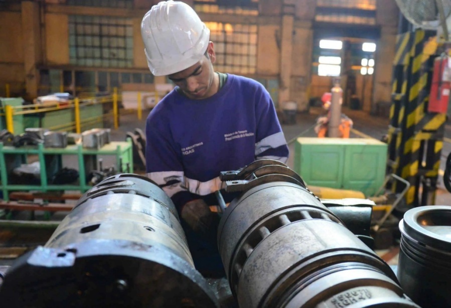 La actividad industrial y la construcción siguió creciendo en julio