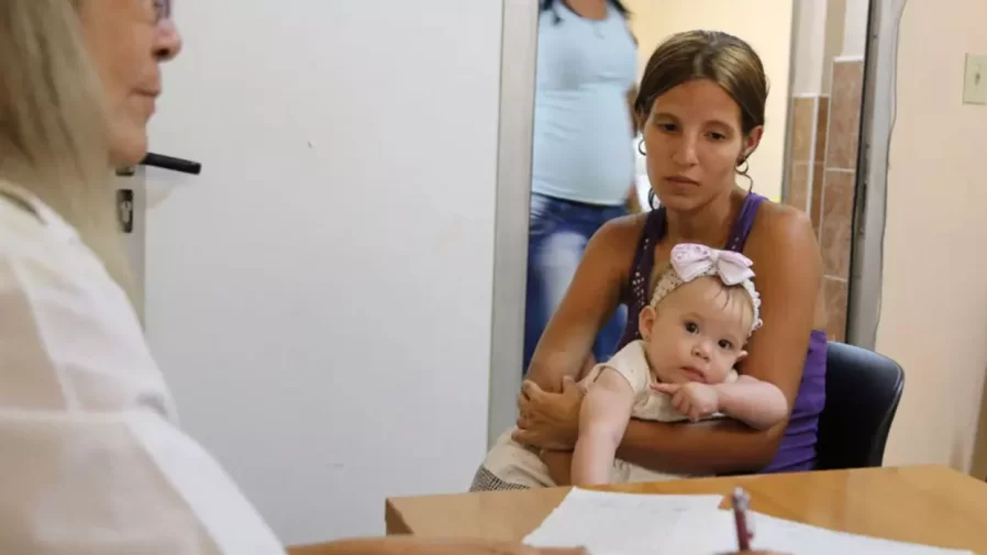 La Provincia se hará cargo de los medicamentos para los recién nacidos con VIH y ya arrancó a producirlos en La Plata