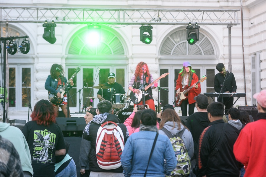 Nuevas bandas saltarán al escenario del playón municipal de La Plata y le pondrán rock a la tarde