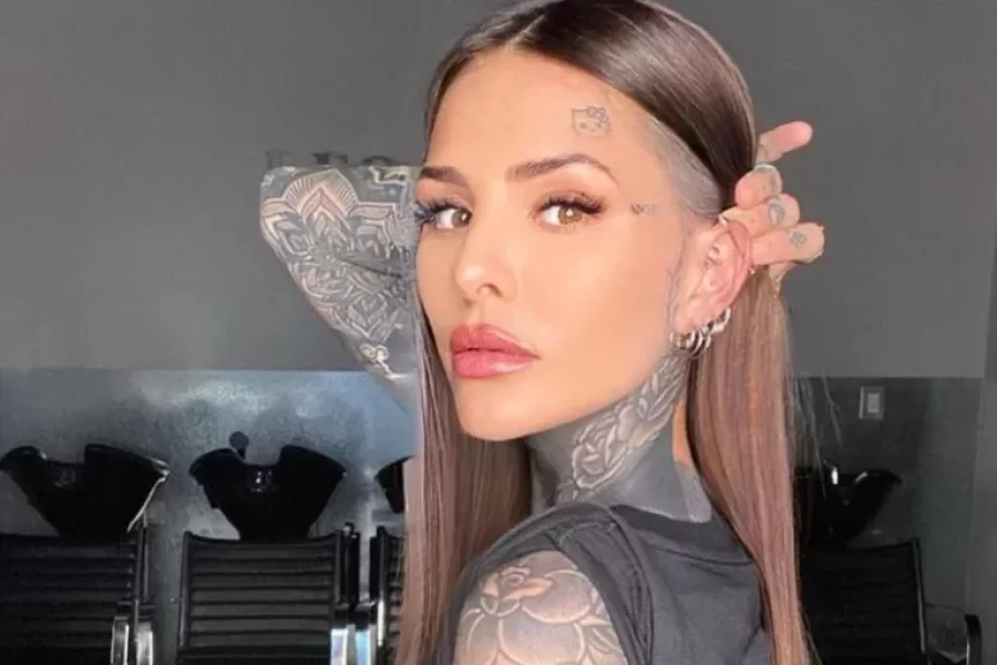 Cande Tinelli súper hot con su conjunto de lencería