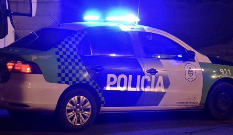 Una mujer quedó detenida en Berisso luego de darle varias trompadas a su ex novio en plena vía pública