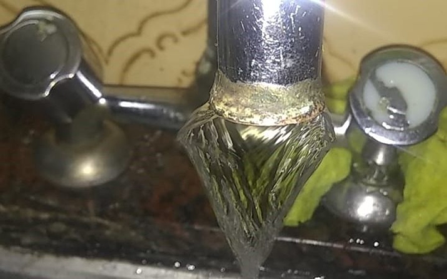 En un barrio platense reclaman por la escasez de agua