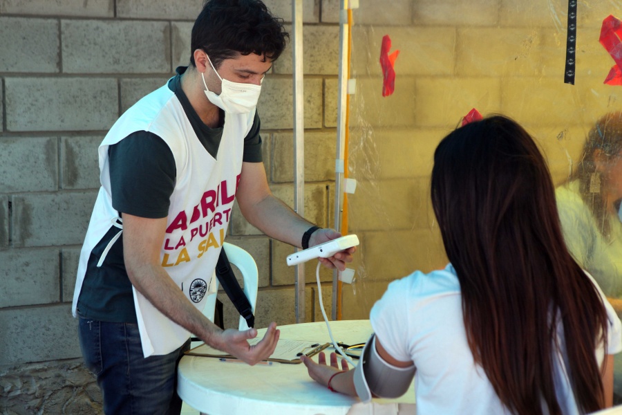 Jornada de chequeos médicos, vacunación y odontología a niños y jóvenes deportistas de Hernández