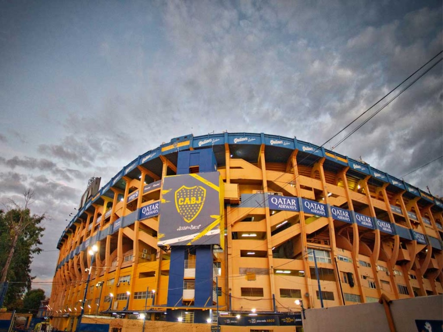 Allanan la cancha de Boca por posible incumplimiento del 50% de aforo permitido en el partido contra Lanús