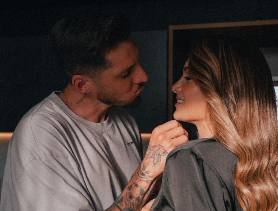 “Soy afortunada de tenerte”: Camila Homs y un apasionado posteo besándose con José Sosa