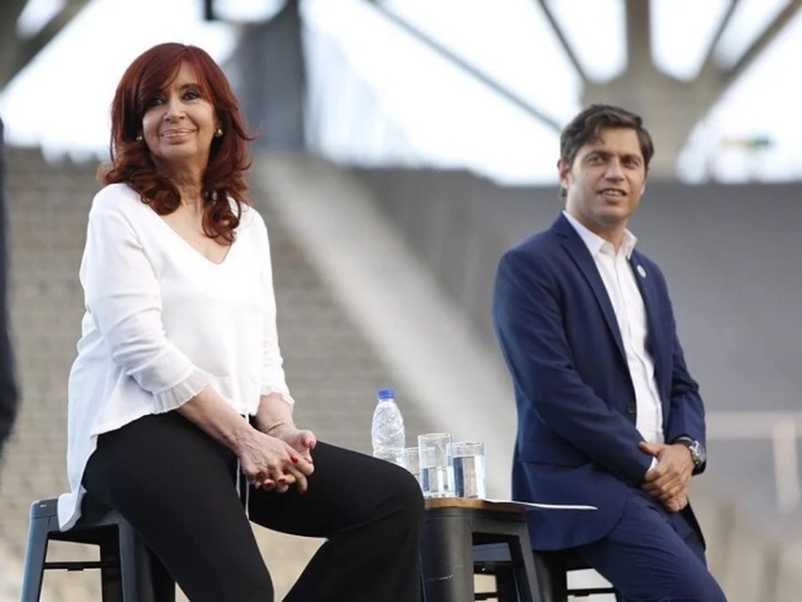 Kicillof y Cristina encabezaron un acto y apuntaron contra Milei: “El pueblo ya te descubrió: estafador, mentiroso y payaso”