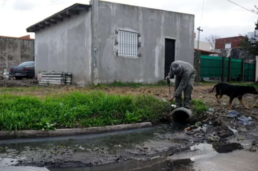Vecinos de Tolosa reclaman la falta de cloacas en distintas zonas