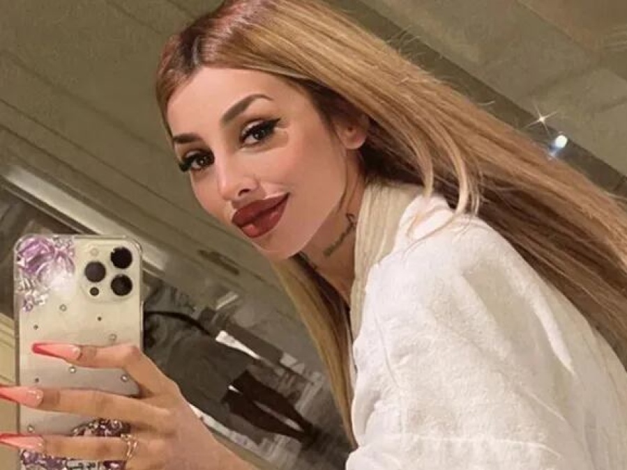 Tamara Báez se tomó una foto ardiente frente al espejo tras una noche de pasión