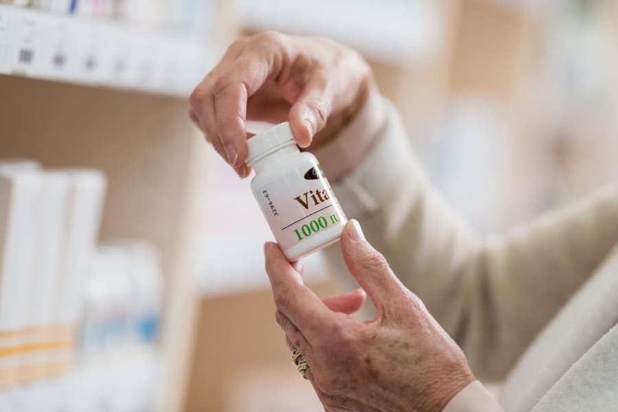 La vitamina que recomiendan para frenar el deterioro cognitivo