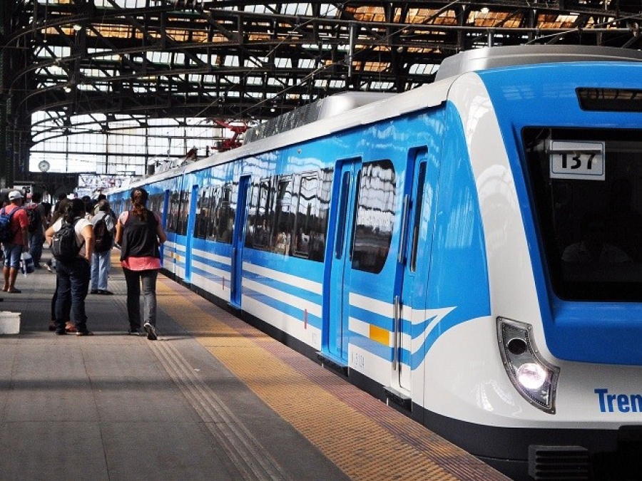 El Tren Roca vuelve a llegar a La Plata tras un mes de servicio limitado