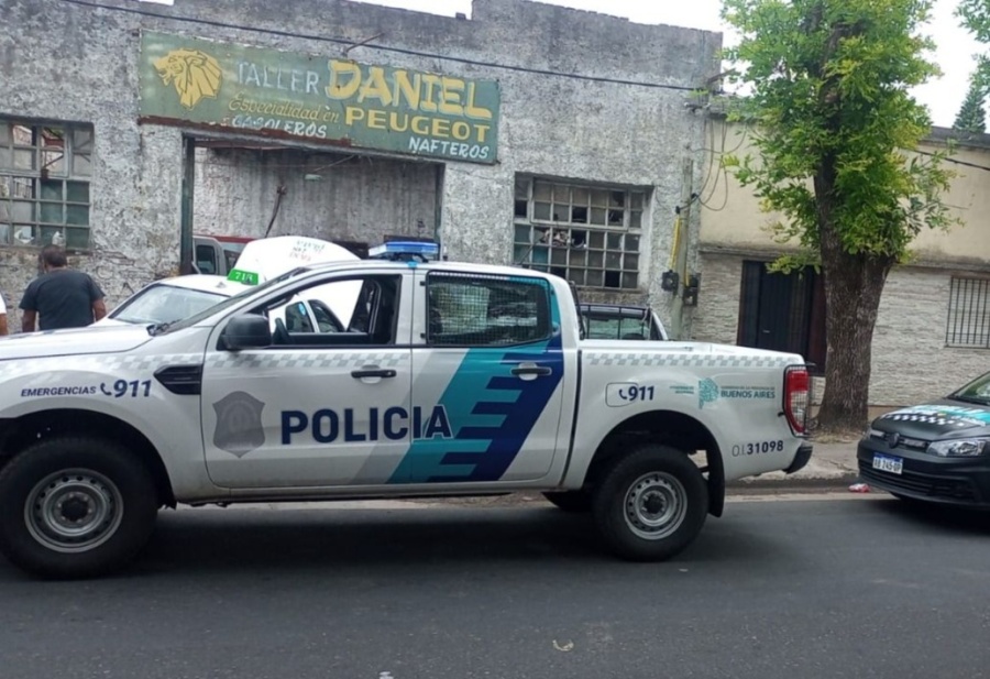 Clausuraron un taller mecánico en Ringuelet e incautaron materiales