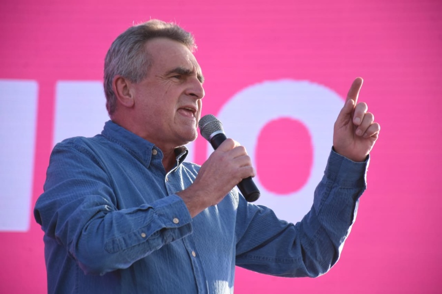 Agustín Rossi en el plenario Victoria 2023: ”Tomamos un compromiso con los argentinos”