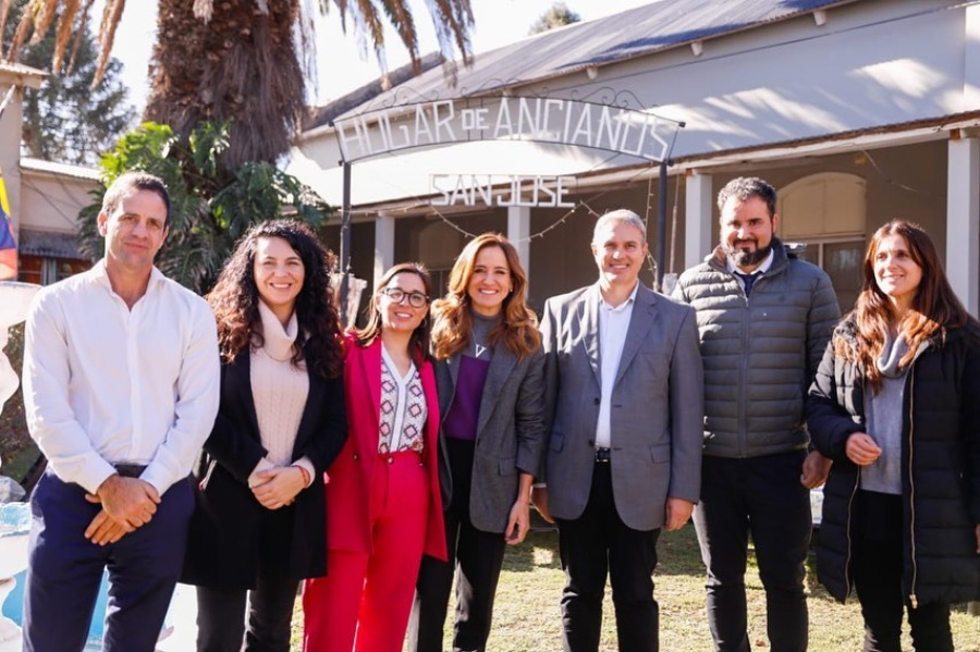 Tolosa Paz entregó equipamiento en un hogar de Chacabuco: ”Garantizamos la presencia del Estado para proteger a los abuelos”