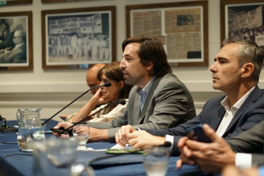 Kreplak defendió el Presupuesto 2023 en Salud y destacó el trabajo de informatización de los hospitales públicos