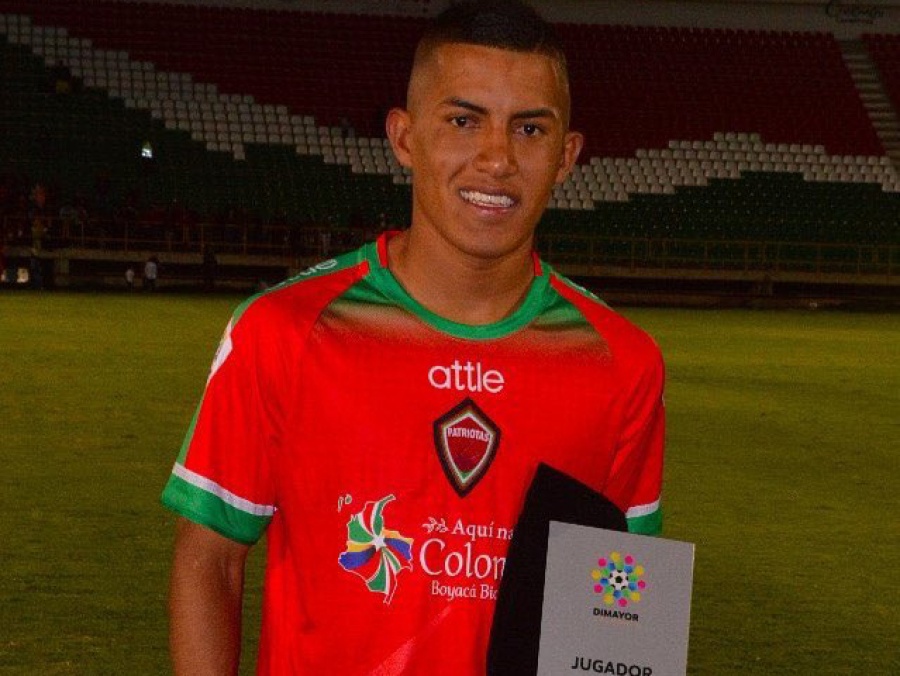 Estudiantes hace una nueva apuesta en el mercado y cerró a otro colombiano