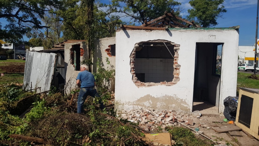 Demolieron la casa que se ubicaba en la intersección de 131 y 60: se relocalizará a la familia que la habitaba