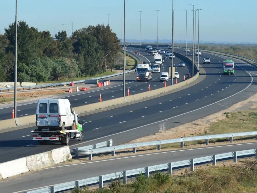 Habrá reducción de calzada en la Autopista Buenos Aires La Plata mano a la capital bonaerense por obras