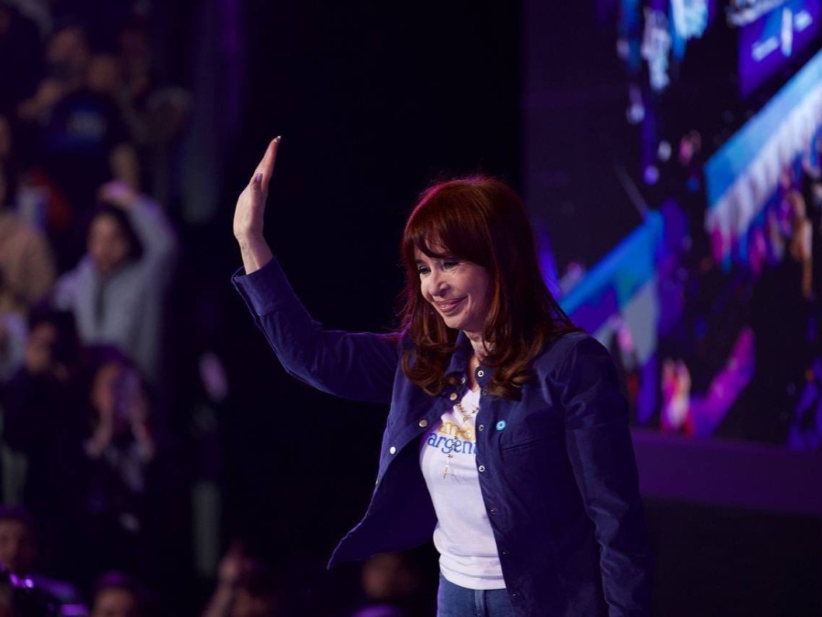 Cristina Kirchner reaparecerá este lunes en medio de la interna peronista