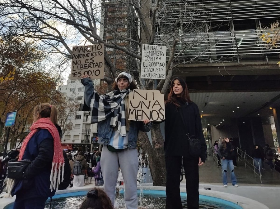 "Ni Una Menos" en La Plata: miles de mujeres volvieron a llevar a las calles el reclamo contra los femicidios