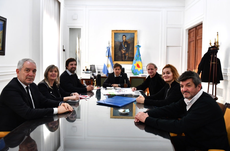 Axel Kicillof firmó el permiso de uso del terreno donde se ubicará la Casa Justina en La Plata