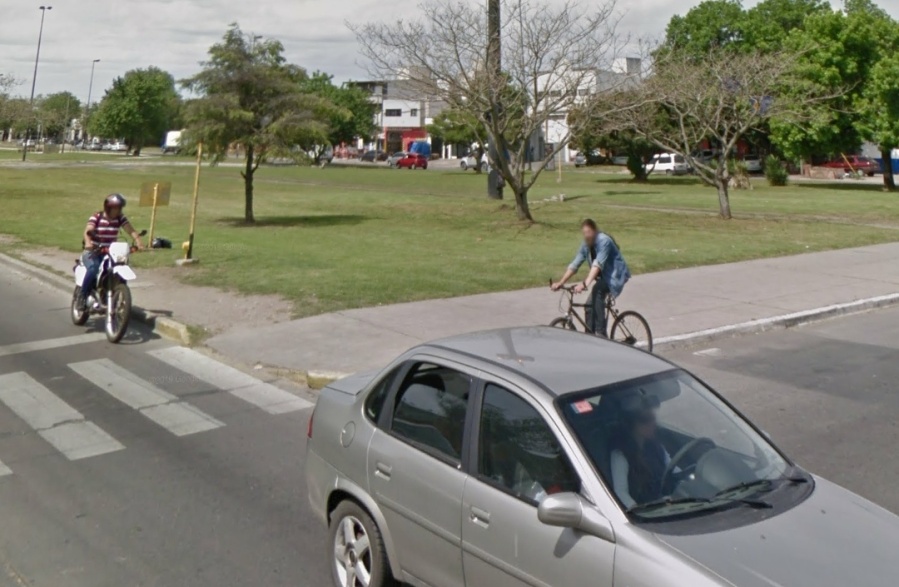 En 7 y 72 una discusión de tránsito culminó con un conductor sacando un arma de guerra