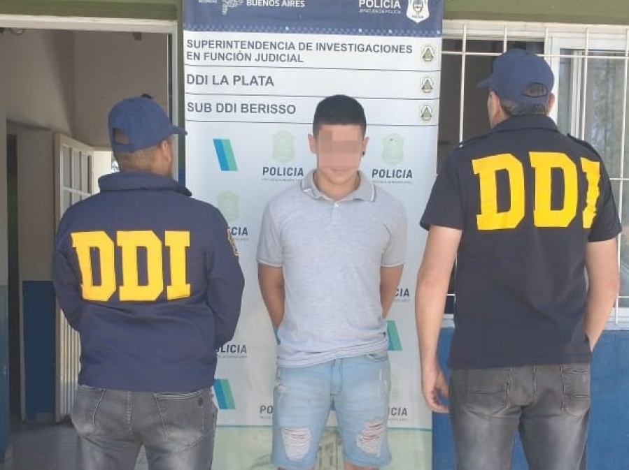 Violentó a sus suegros, tiró piedrazos, los amenazó y cayó preso en Berisso después de 1 año