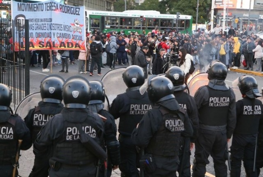 Incidentes en el Obelisco: murió un militante durante una protesta