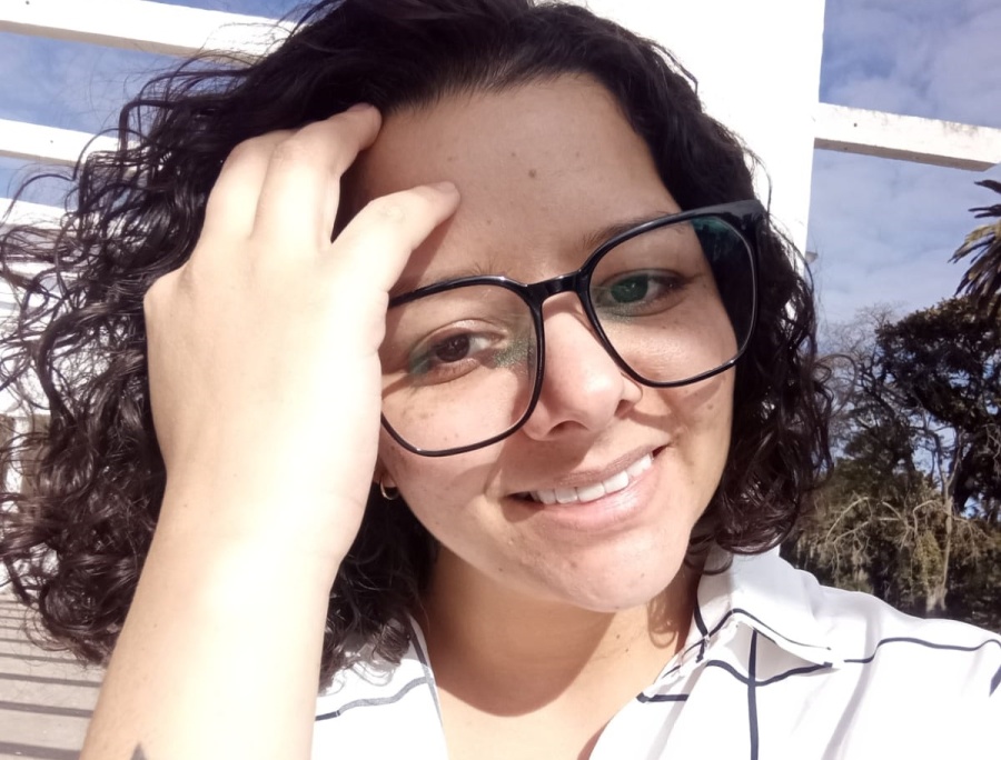 Sueña con ser médica, no le alcanza, se la rebuscó con clases de español en La Plata y no se rinde: ”Quiero seguir”