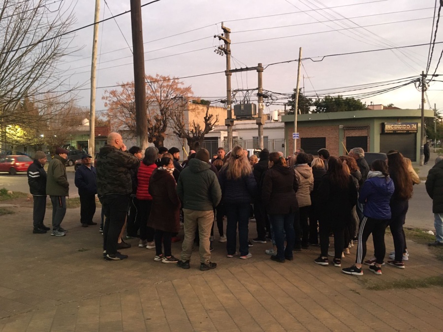 Vecinos de Villa Elvira reclamaron por la inseguridad en la localidad